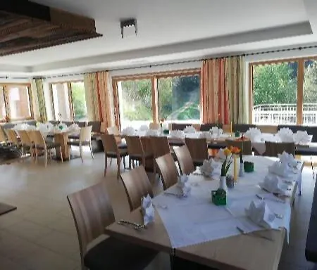 Wanderreithof Heimelsteiner Szálloda